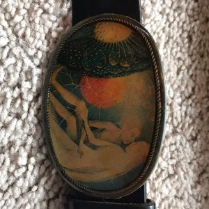 Black 36’ leather belt with neat belt buckle!